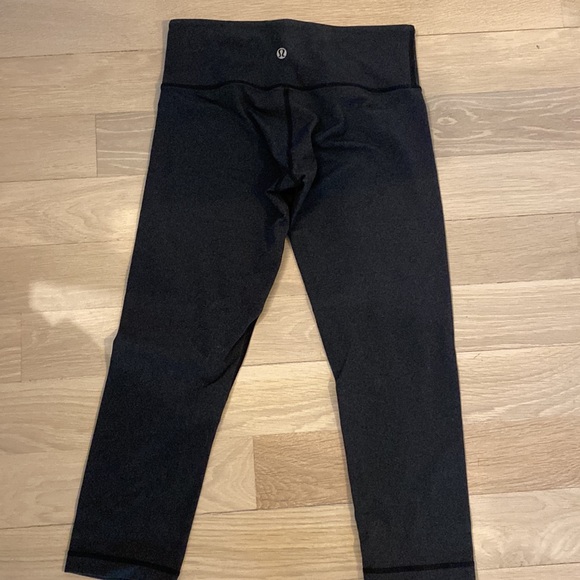 Lululemon Cropped Grey Leggings - Picture 3 of 4